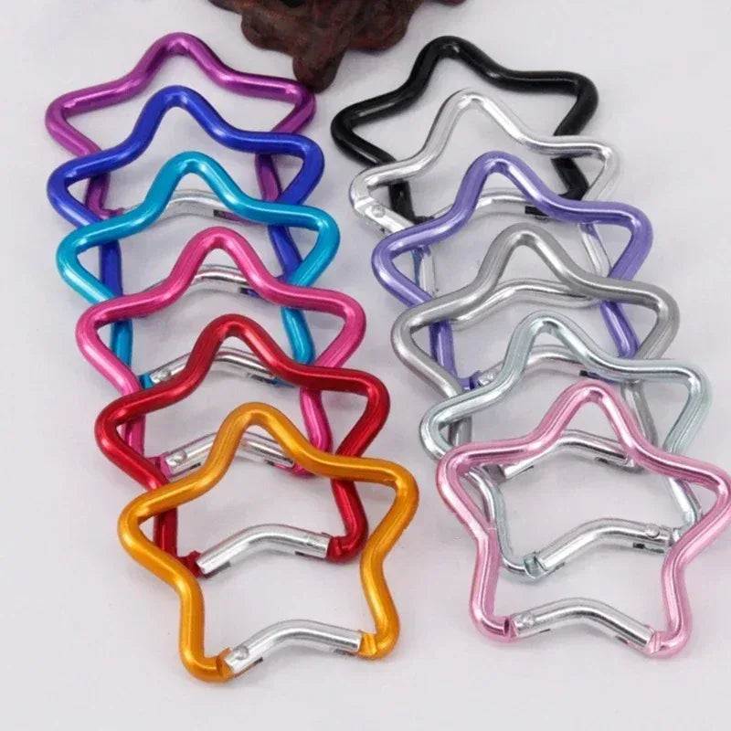 Sternförmiger Karabiner Clip für Rucksäcke und Taschen – clever-campen Camping & Outdoor Schweiz
