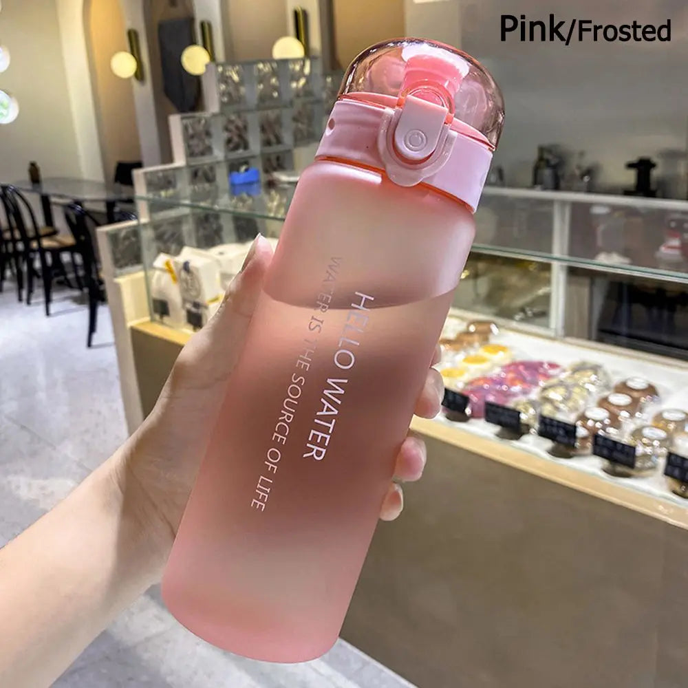Transparente Trinkflasche 780ml – Leicht & Auslaufsicher