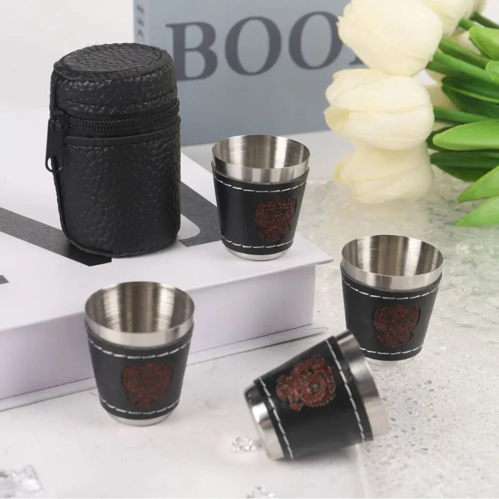 Camping Becher Set aus Edelstahl mit PU-Lederetui – clever-campen Camping & Outdoor Schweiz
