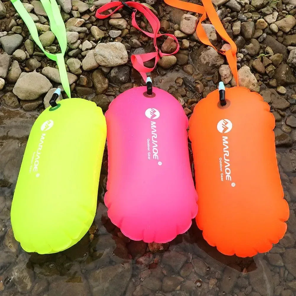 Aufblasbare Wassersicherheits-Tasche für Schwimmer – clever-campen Camping & Outdoor Schweiz