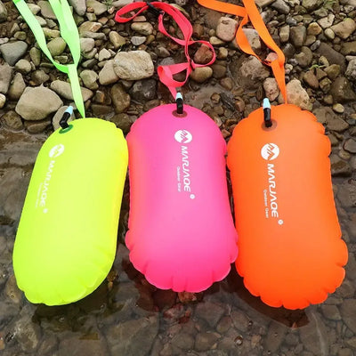 Aufblasbare Wassersicherheits-Tasche für Schwimmer – clever-campen Camping & Outdoor Schweiz