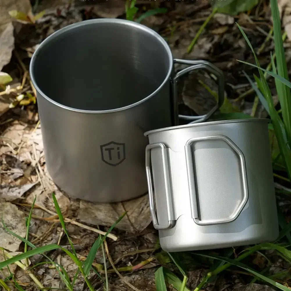 Titanlegierung Camping Wasserbecher mit klappbarem Griff – clever-campen Camping & Outdoor Schweiz