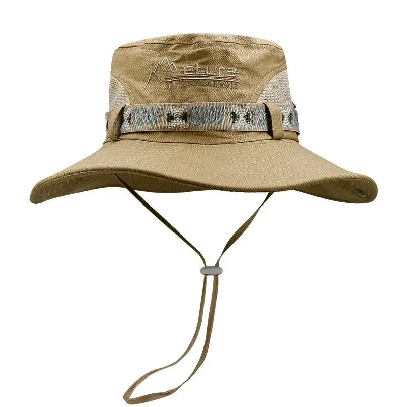 Sommerhut mit breitem Rand
