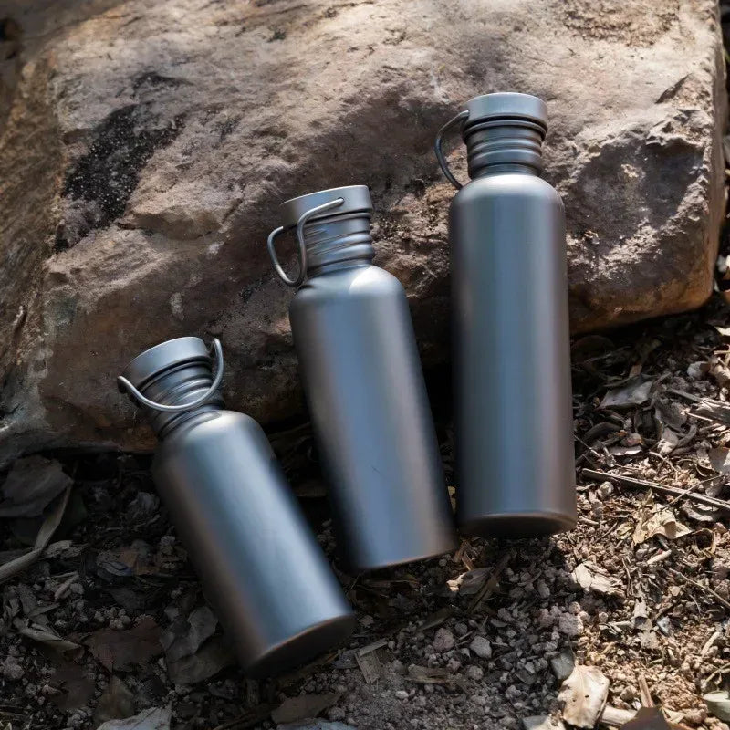 Titan Trinkflasche 600ml/750ml für Outdoor & Camping – clever-campen Camping & Outdoor Schweiz