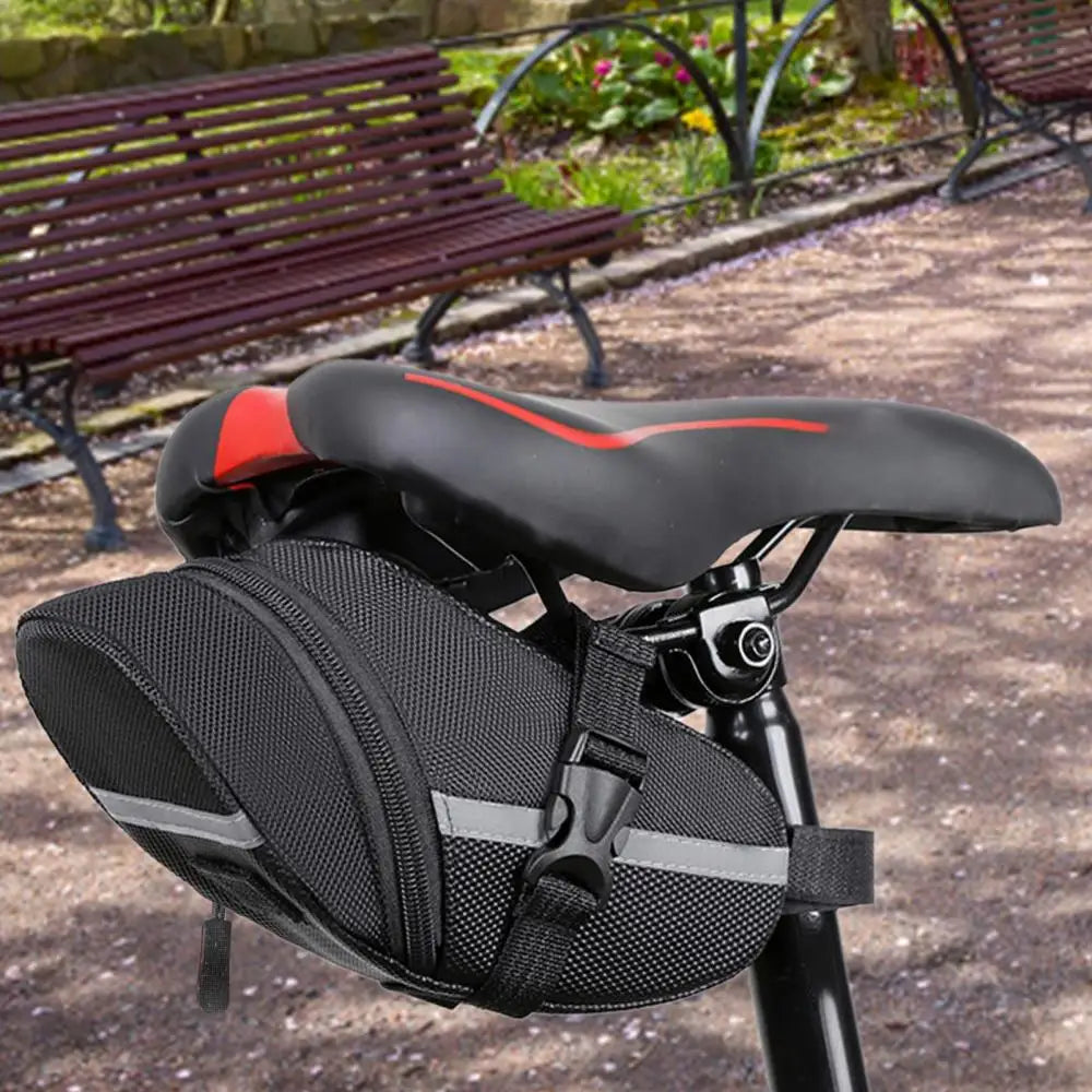 Wasserdichte Fahrradsattel Tasche für Mountainbikes – clever-campen Ansicht 6