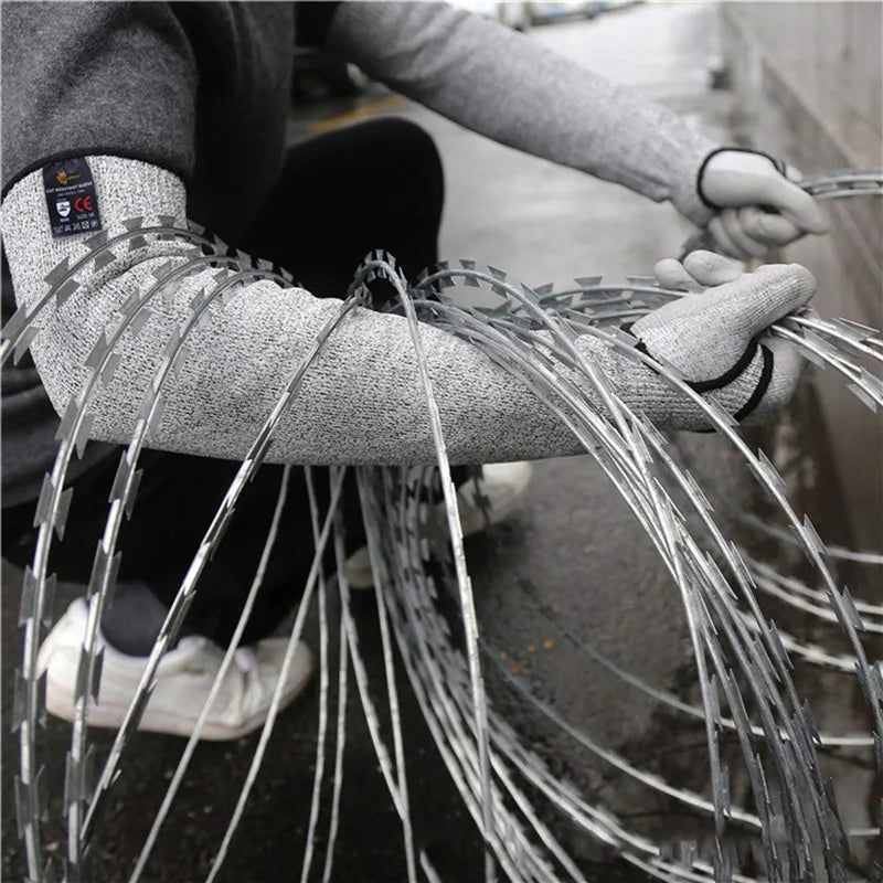 Schnittfeste Arm-Schutzhülle für Outdoor-Aktivitäten – clever-campen Ansicht 4
