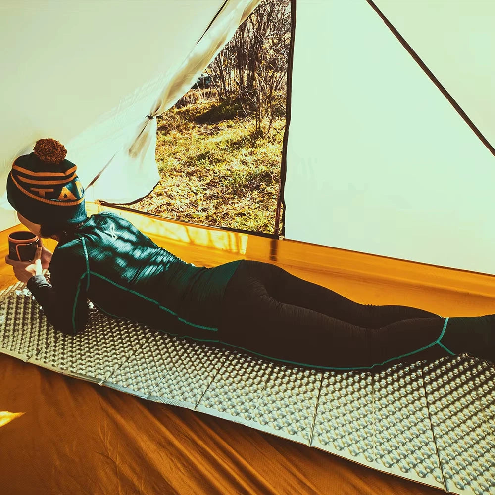 Ultraleichte Falt-Isomatte mit Eierschalenstruktur – clever-campen Ansicht 6