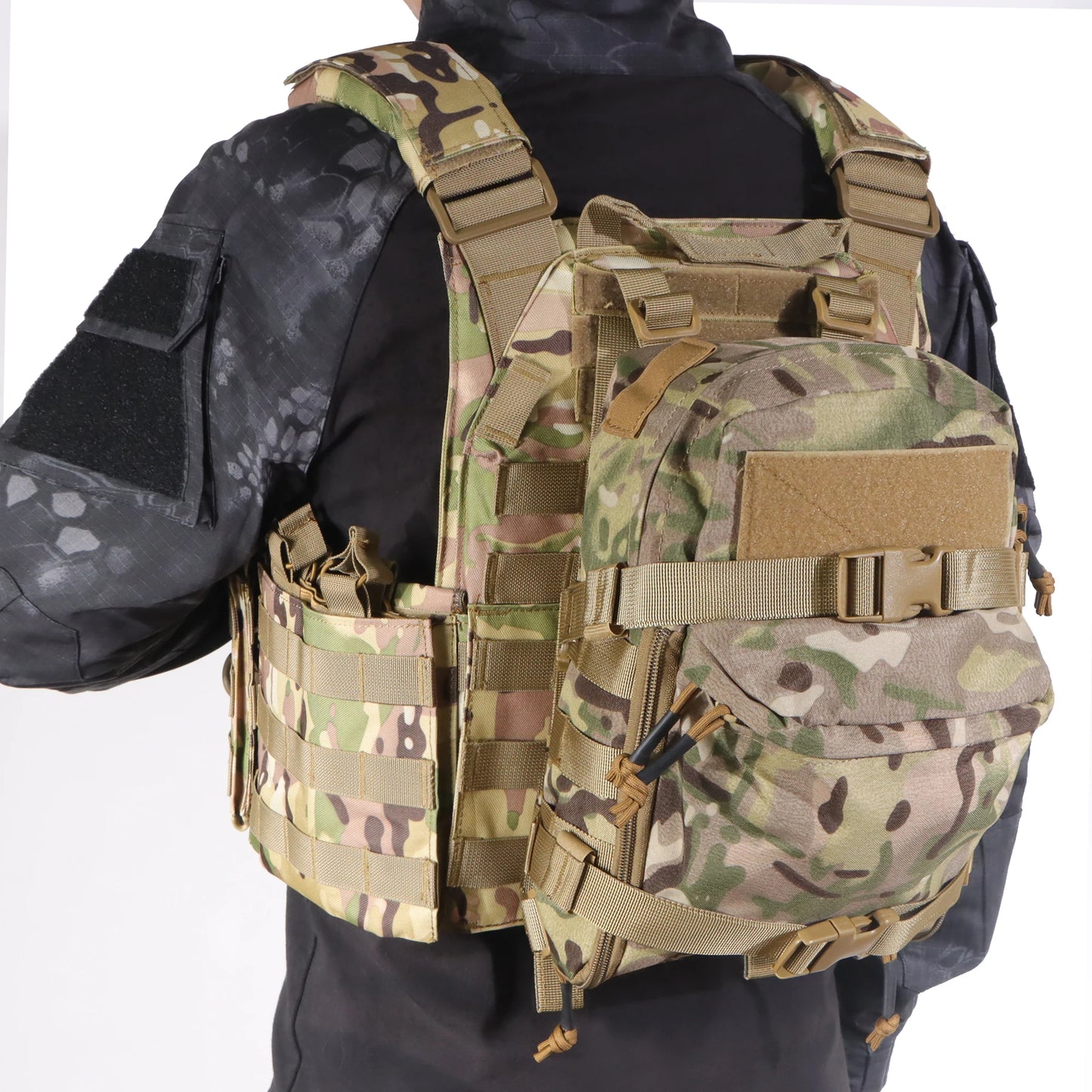 Taktische Molle Trinkblasen-Tasche für Outdoor-Westen – clever-campen Ansicht 2