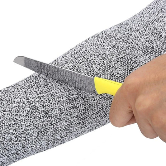 Schnittfeste Arm-Schutzhülle für Outdoor-Aktivitäten – clever-campen Ansicht 2