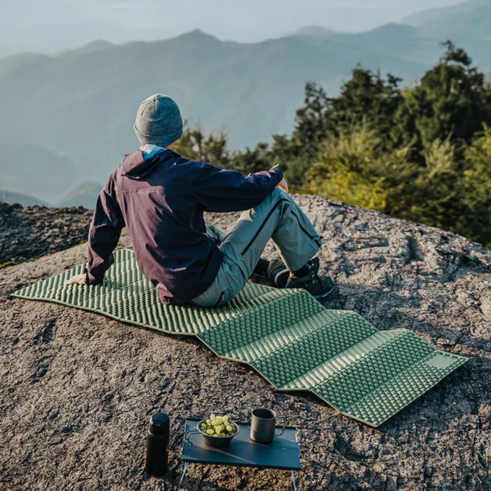 Faltbare Isomatte mit Aluminiumfolie und Eierschalenstruktur – clever-campen Ansicht 6