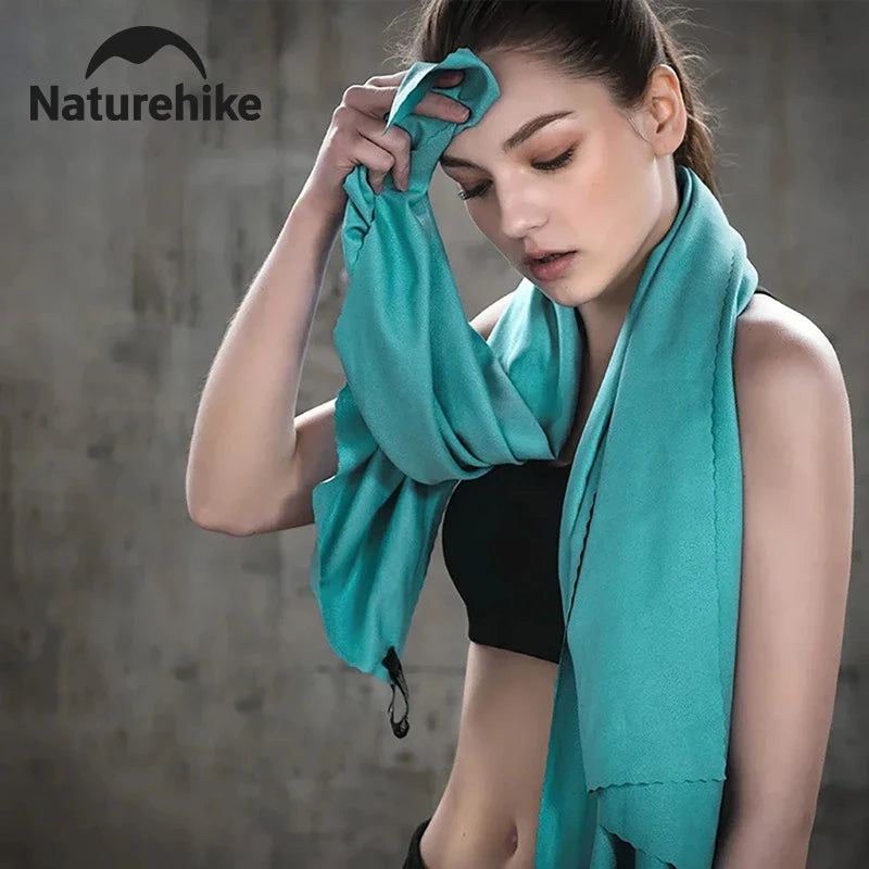 Naturehike Mikrofaser Handtuch für Strand & Outdoor – clever-campen Ansicht 2