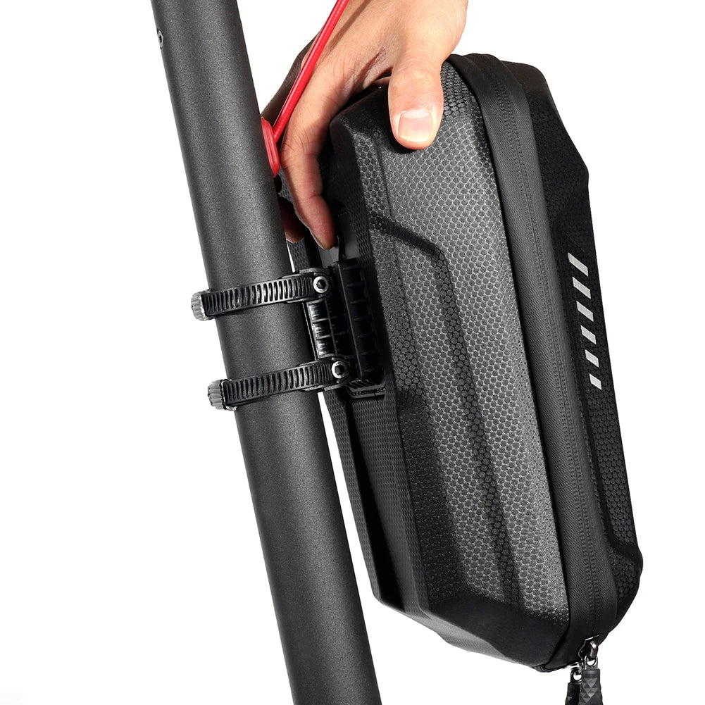 Wasserdichte Fronttasche für E-Scooter – Grosses Volumen – clever-campen Ansicht 4