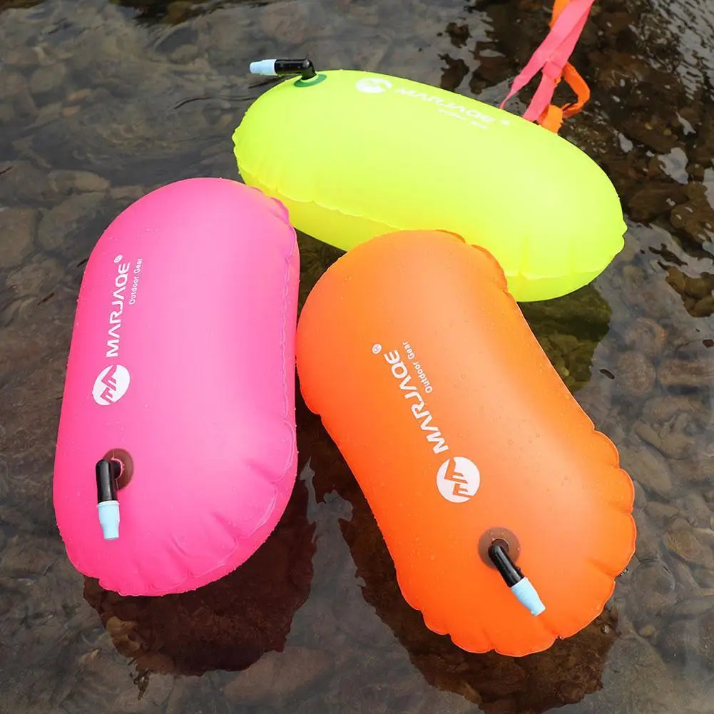 Aufblasbare Schwimmboje mit Hüftgurt für Wassersport – clever-campen Ansicht 2