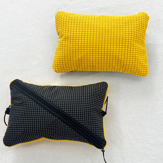 2-in-1 Campingkissen mit Stauraum für Outdoor-Aktivitäten – clever-campen Ansicht 2