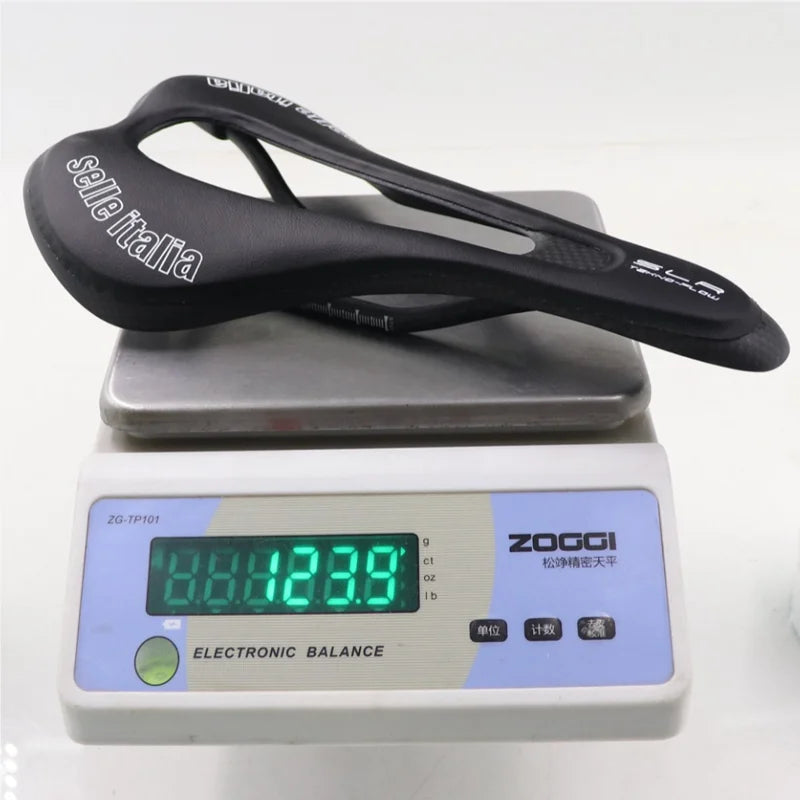 Ultraleichter Carbon Fahrrad-Sattel mit grossem Loch – clever-campen Ansicht 3