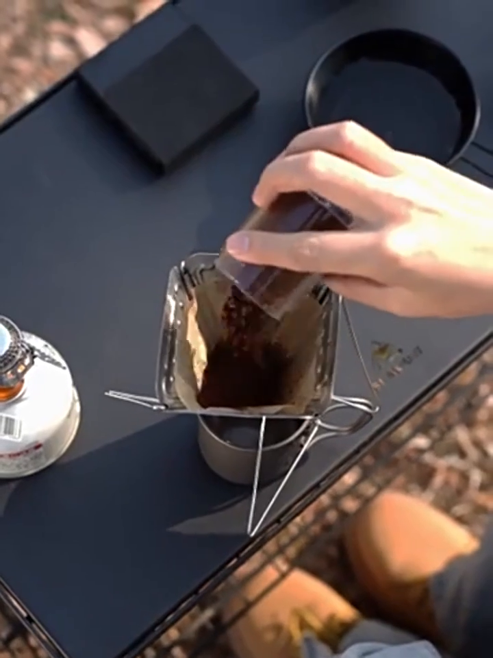 Praktischer Outdoor Kaffeegussaufsatz für Campinggeschirr