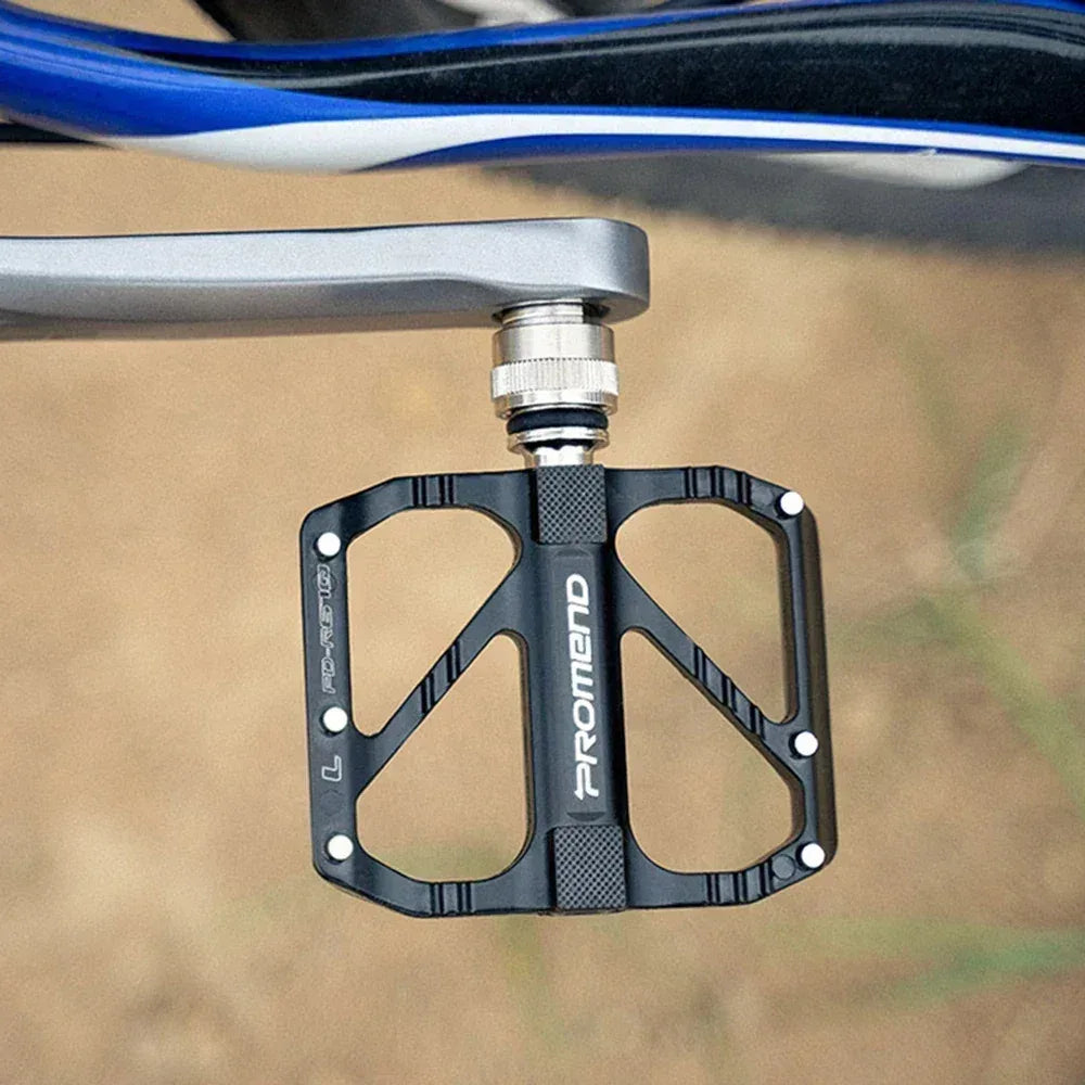 Leichte Fahrradpedale mit rutschfester Oberfläche – clever-campen Camping & Outdoor Schweiz