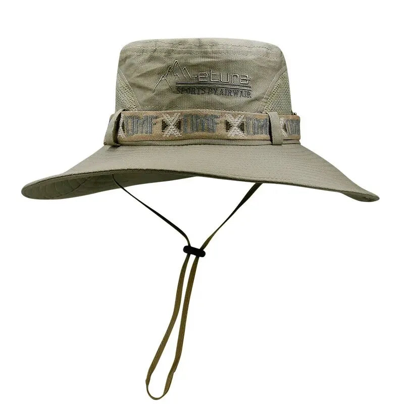 Sommerhut mit breitem Rand
